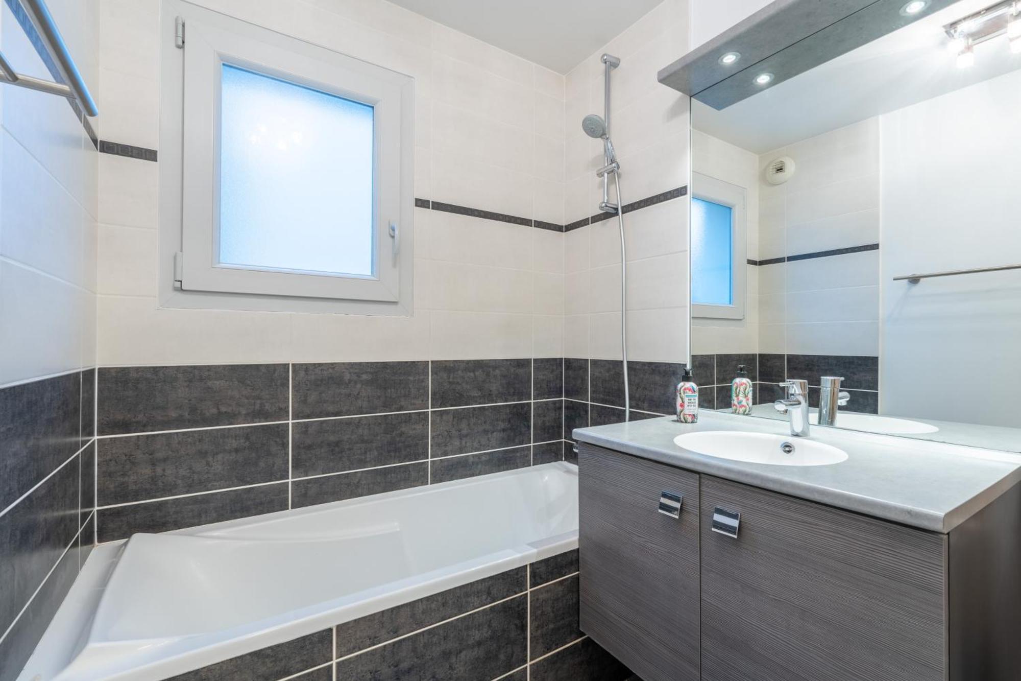 Charmant Appartement A 5 Minutes A Pied De La Vielle Ville Annecy Avec Parking Prive Exterior foto